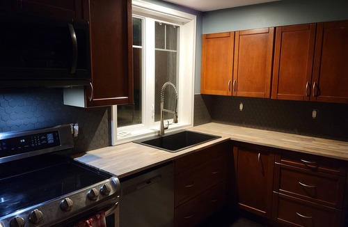 Portland Cottage | 1 minute away from beach, family cottage getaway. Dock fishing free boat launch