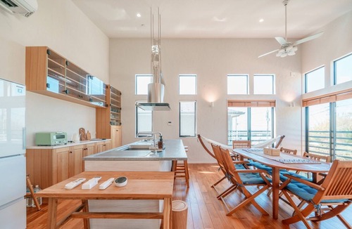 Yokosuka House | 1 minute walk from Kuruwa Beach There is a pool / Yokosuka Kanagawa