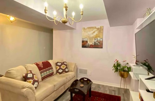 Markham Apartment | 1 Month + Bookings, Cozy private apartment in a highly demanded neighborhood.