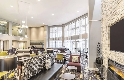 Woodlands Village House | 1 Non-smoking King Bed Room at La Quinta Inn by Wyndham Flagstaff