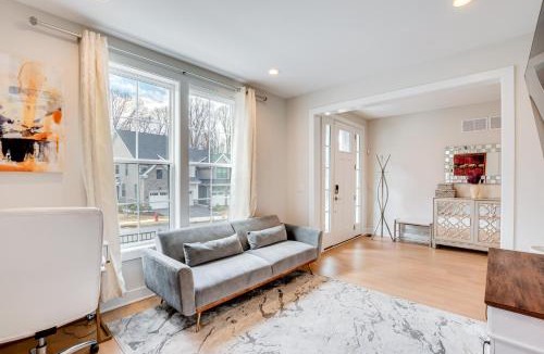 Rockaway House | 10 Mi to Morristown: Stylish Home Near Trails!
