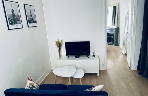 Suresnes Apartment | 10 minutes from La Défense and 20 minutes from Paris or Rolland Garros