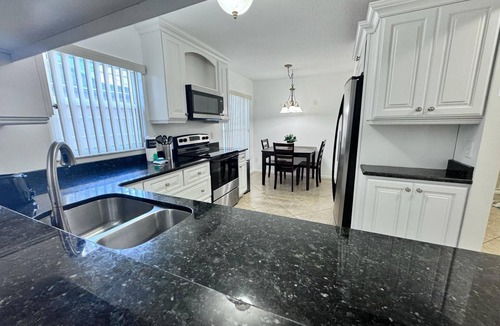 Indian Wells Villa | 10 Minutes to Disney! Private Pool Home