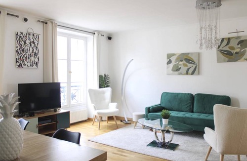 Porte-Saint-Martin Apartment | 100 m² Apartment ∙ 8 bedrooms ∙ 7 guests