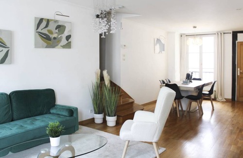Porte-Saint-Martin Apartment | 100 m² Apartment ∙ 8 bedrooms ∙ 7 guests