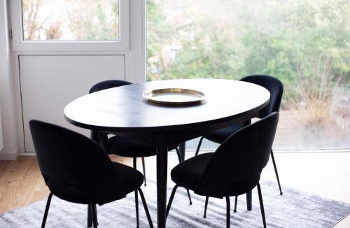 Suresnes Apartment | 100 m² Apartment ∙ 2 bedrooms ∙ 4 guests