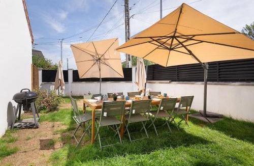 Neuilly-sur-Marne Bed & Breakfast | 100 m² Bed and breakfast ∙ 4 bedrooms ∙ 12 guests