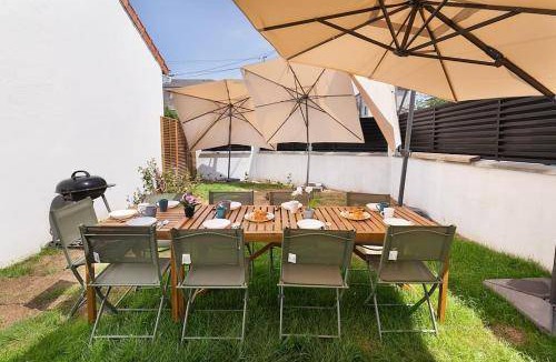 Neuilly-sur-Marne Bed & Breakfast | 100 m² Bed and breakfast ∙ 4 bedrooms ∙ 12 guests