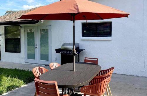 Clearwater House | 1000 m² House ∙ 3 bedrooms ∙ 8 guests