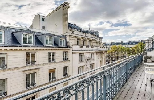 Chaussee-d'Antin Apartment | 100M2 THE LUXURY YOU WILL LOVE- OPERA MADELEINE TOP FLOOR!