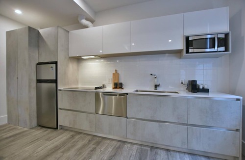 Collingwood Apartment | 101, 2 bedroom - Downtown Collingwood, Luxury Boutique Hotel.