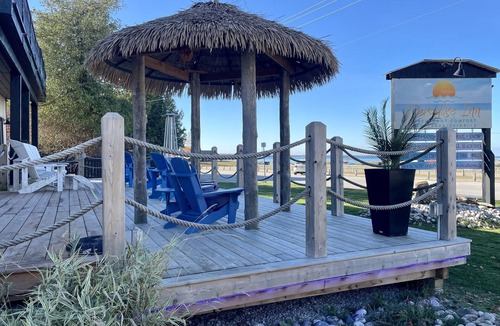 Port Elgin Hotel | 101 - Standard Room - 2 Queen Beds -1st Floor