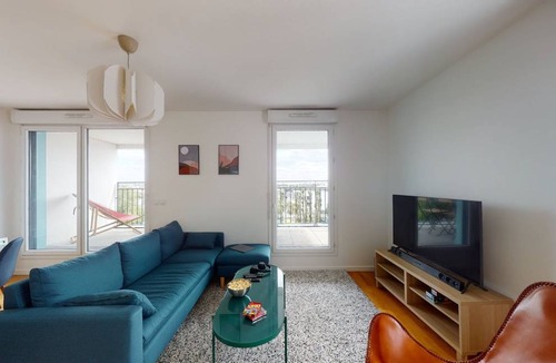 Choisy-le-Roi Resort | 102 m² Private room ∙ 1 bedroom ∙ 2 guests