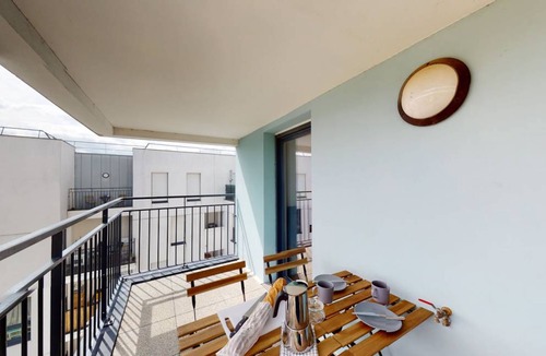Choisy-le-Roi Resort | 102 m² Private room ∙ 1 bedroom ∙ 2 guests