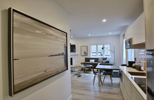 Collingwood Apartment | 103, 1 Bedroom - Downtown Collingwood, Luxury Boutique Hotel.