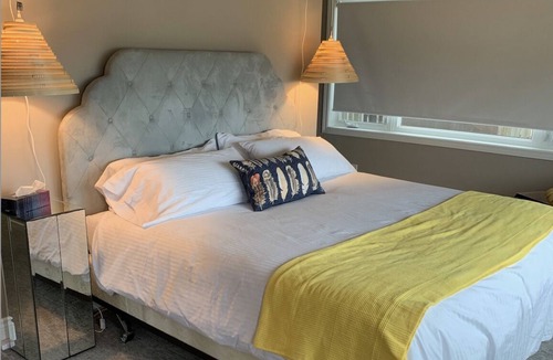 Port Elgin Hotel | 103 -Presidential Suite-Lake View 1 King+SOFA
