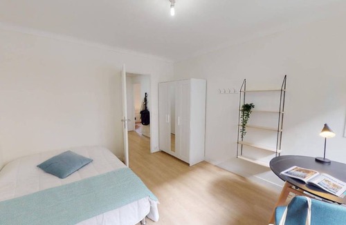 Porte d'Asnieres Resort | 106 m² Private room ∙ 1 bedroom ∙ 1 guest