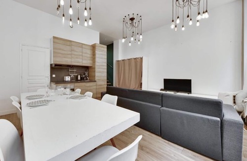 Saint-Vincent-de-Paul Apartment | 106-Suite Cece - Superb Duplex in Paris