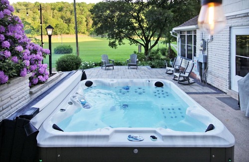 Cumbola House | 11-Acre Farmhouse Retreat | Creek, Pool, Hot Tub