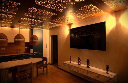 Republique–Point-du-Jour Apartment | 114 m² Apartment ∙ 2 bedrooms ∙ 6 guests