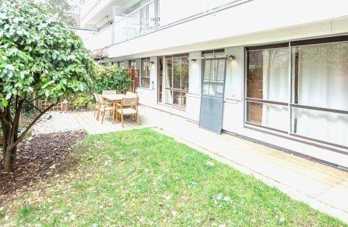 Republique–Point-du-Jour Apartment | 114 m² Apartment ∙ 2 bedrooms ∙ 6 guests