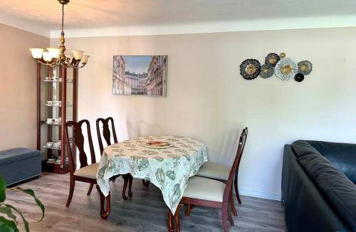 Sudbury Apartment | 111 m² Apartment ∙ 3 bedrooms ∙ 4 guests