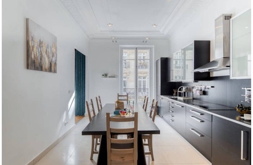 Champs-Elysees Apartment | 113 m² Apartment ∙ 2 bedrooms ∙ 3 guests