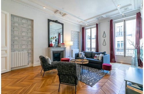 Champs-Elysees Apartment | 113 m² Apartment ∙ 2 bedrooms ∙ 4 guests
