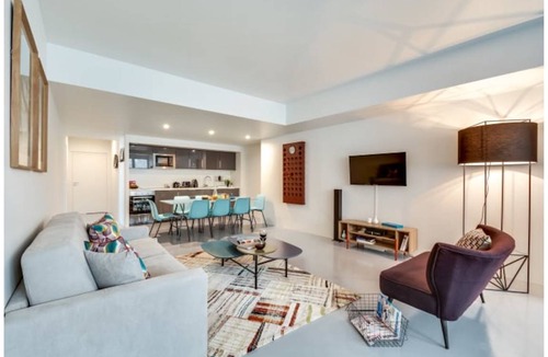 3rd Arrondissement Apartment | 115 m² Apartment ∙ 2 bedrooms ∙ 7 guests