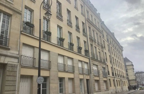 4th Arrondissement Apartment | 115m² of Authentic French Living Le Marais/Île Saint-Louis and The Seine"
