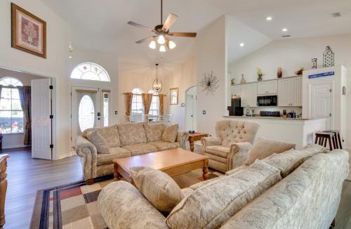 Orange Tree House | 12 Mi to Disney Home with Pool and Spa in Clermont