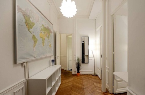 17th Arrondissement Resort | 120 m² Private room ∙ 1 bedroom ∙ 1 guest