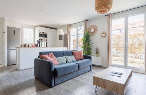 Serris House | 130 m² House ∙ 3 bedrooms ∙ 11 guests