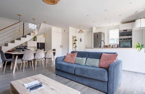Serris House | 130 m² House ∙ 3 bedrooms ∙ 11 guests