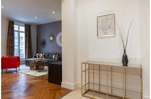 Champs-Elysees Apartment | 135 m² Apartment ∙ 3 bedrooms ∙ 6 guests