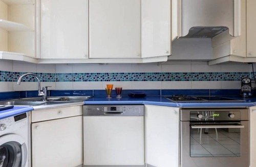15th Arrondissement Apartment | 135m² -A Parisian Charm & Art Deco Mood in District Champs De Mars Tour Eiffel