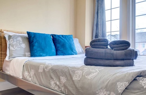 Brampton House | 139 m² House ∙ 3 bedrooms ∙ 6 guests