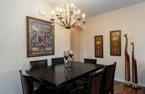 Regal Palms House | 139 m² House ∙ 4 bedrooms ∙ 8 guests