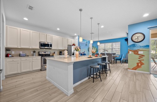Davenport House | 13BR/10BA/Themed/hot tub/pool Villa 6000 Solterra