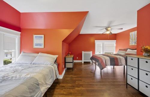 New Rochelle House | 14 Guest, 9 Bed, Family Getaway- 30 min from NYC