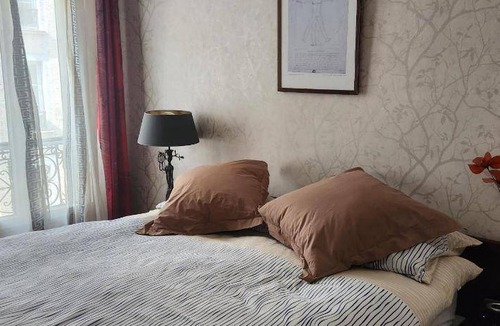 Clichy Bed & Breakfast | 14 m² Bed and breakfast ∙ 2 guests