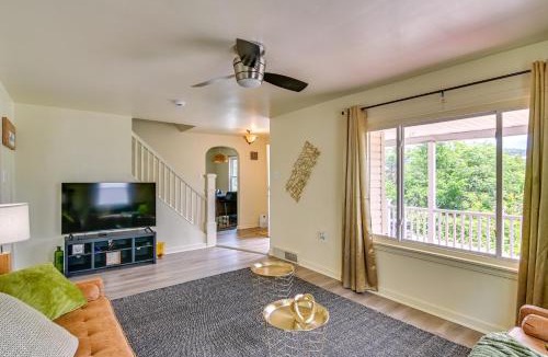 Clairton House | 14 Mi to Pittsburgh: Clairton Trailside Retreat