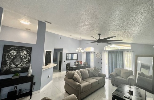 Westbury House | 143 m² House ∙ 4 bedrooms ∙ 8 guests