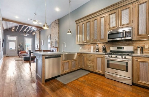 Faubourg Lafayette House | 15% OFF Monthly | 10% OFF Weekly-Hosteeva | 2BR Double Steps to St. Charles Ave.