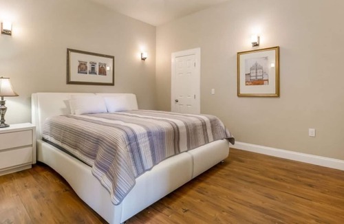 Faubourg Lafayette Condo | 15% OFF Monthly |10% OFF Weekly- Private 4BR Condo steps from St Charles Ave