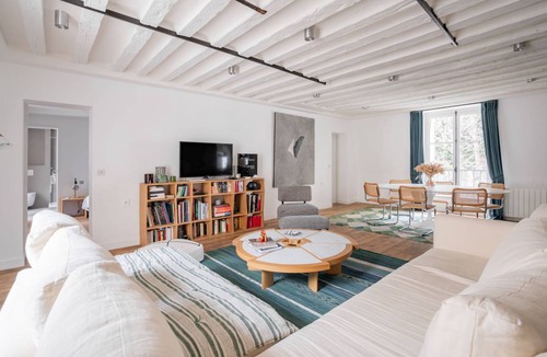 Saint-Germain-des-Pres Apartment | 150 m² Apartment ∙ 3 bedrooms ∙ 6 guests