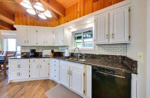 Sandpoint House | 16 Mi to Schweitzer Mtn: Family Gem in Sagle!