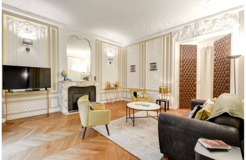 8th Arrondissement Apartment | 160 m² Apartment ∙ 3 bedrooms ∙ 6 guests