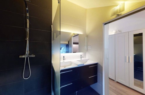 Suresnes Resort | 161 m² Private room ∙ 1 bedroom ∙ 2 guests