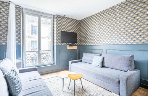 Bonne-Nouvelle Apartment | 18 Luxury Parisien Home Montorgueil 2